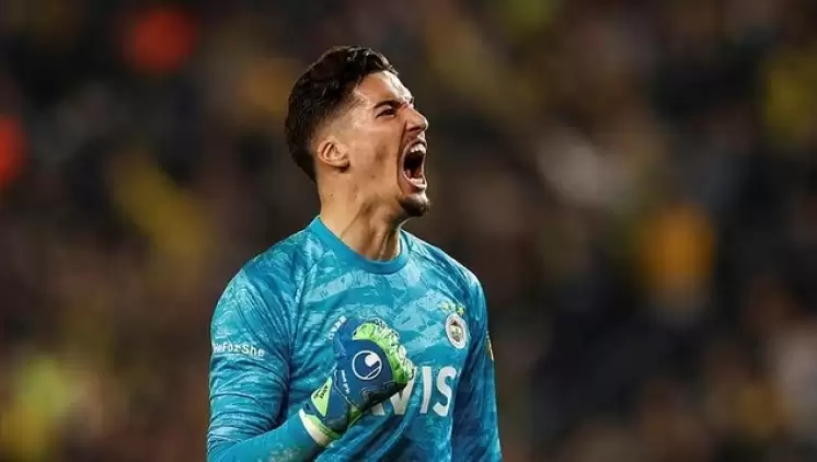 Fenerbahçe'de transfer gelişmesi! Altay Bayındır imzayı attı