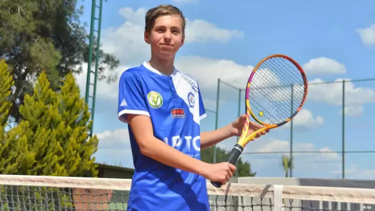 Ukrayna’dan kaçan 14 yaşındaki tenisçi, spora Adana’da devam edecek