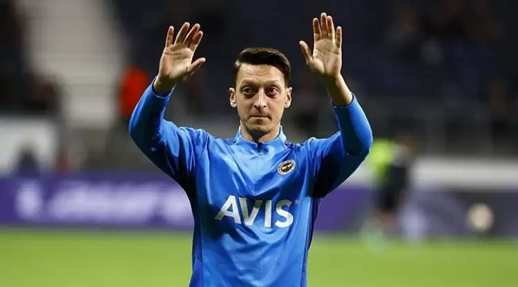 Mesut Özil'den paylaşım: Aslolan Fenerbahçe'dir