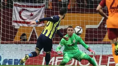 Fenerbahçe taraftarı Mesut Özil'i yalnız bırakmıyor! 