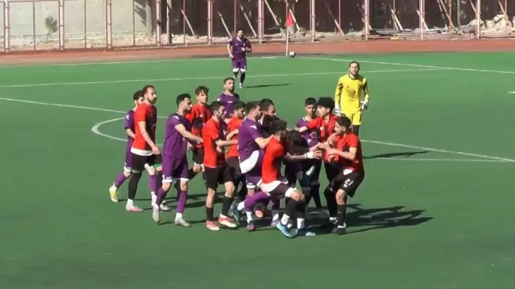 Adıyaman'da Amatör Lig Maçında Kırmızı Kart, Kavga Çıkardı: 1 Yaralı