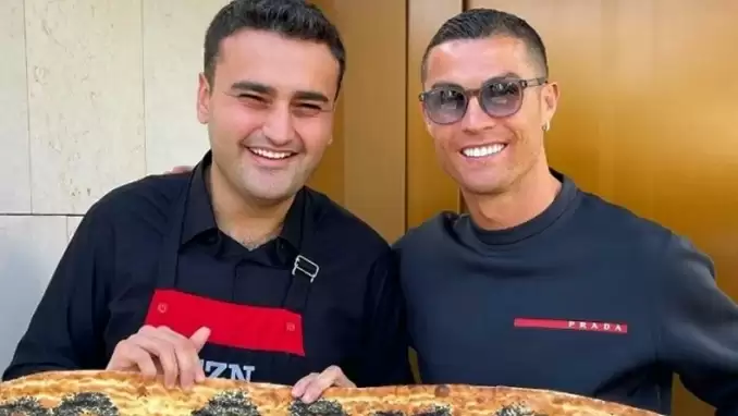 CZN Burak ve Cristiano Ronaldo ortak oldu