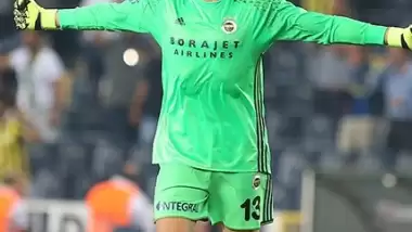 Fenerbahçe, rotayı eski kalecisine çevirdi! Anlaşma...