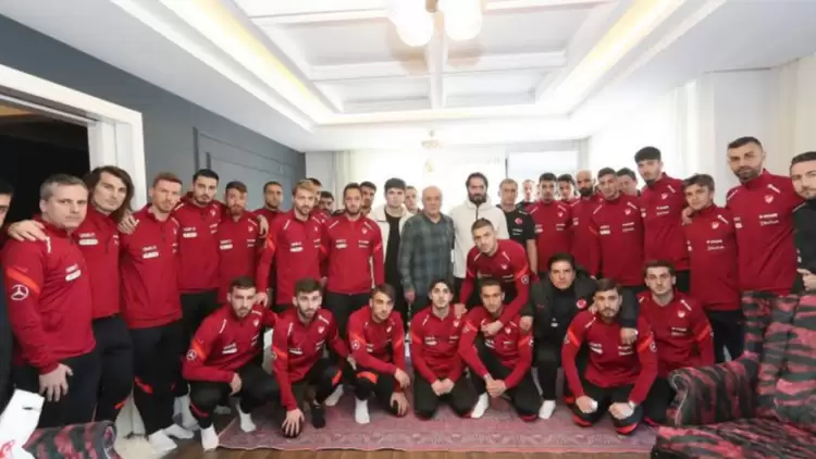 Milli Takım, Ahmet Çalık'ın ailesini ziyaret etti