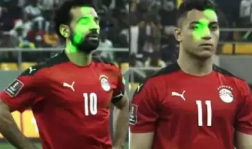 VİDEO - Dünya bu görüntüyü konuşuyor! Maçın kaderiyle oynadılar...