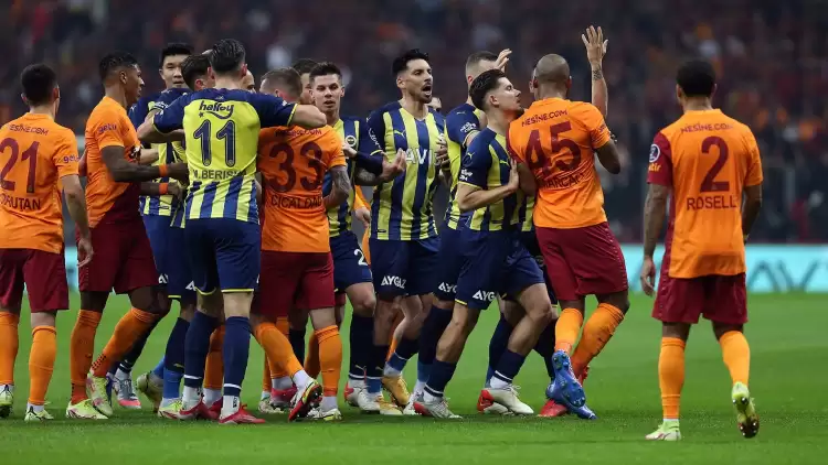 Fenerbahçe-Galatasaray derbisinde 6 futbolcu kart sınırında