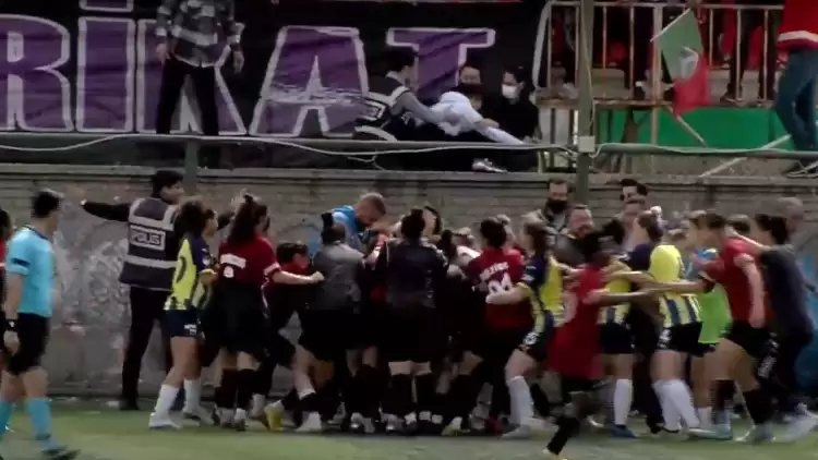 Amed Sportif Fenerbahçe Kadınlar Ligi Maçında Kavga Çıktı