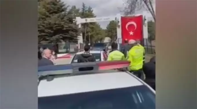 Tezkere alan futbolcu kışladan konvoyla çıktı, TSK soruşturma açtı!