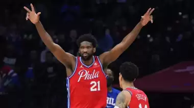 Joel Embiid'den müthiş double-double