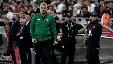 Taraftar tesisi bastı, teknik direktör gitti