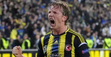 Eski Fenerbahçeli Dirk Kuyt, ringe adım atıyor