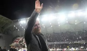  Meğer Mustafa Denizli hâlâ görevdeymiş!