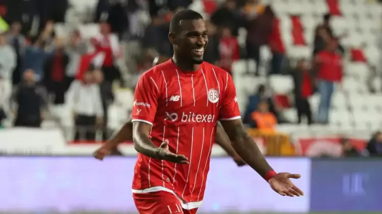 Antalyaspor'da Haji Wright, performansıyla göz dolduruyor