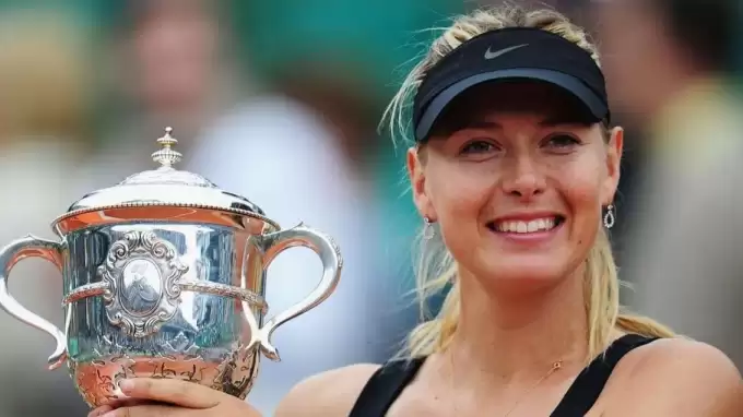 Maria Sharapova hamile olduğunu açıkladı