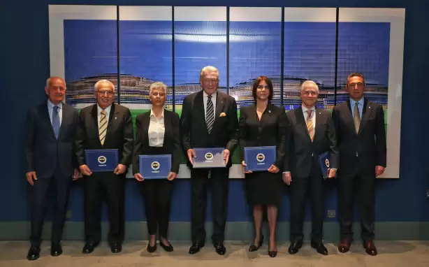 Fenerbahçe'de Uğur Dündar mazbatasını aldı