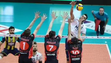 Ziraat Bankkart, Fenerbahçe'yi devirdi, finale yükseldi!