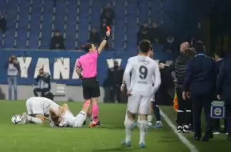 Fabricio 35. saniyede kırmızı kart gördü