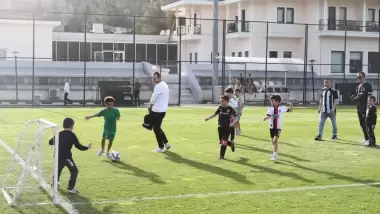 Ismael düdüğünü Oğuzhan'a verdi!