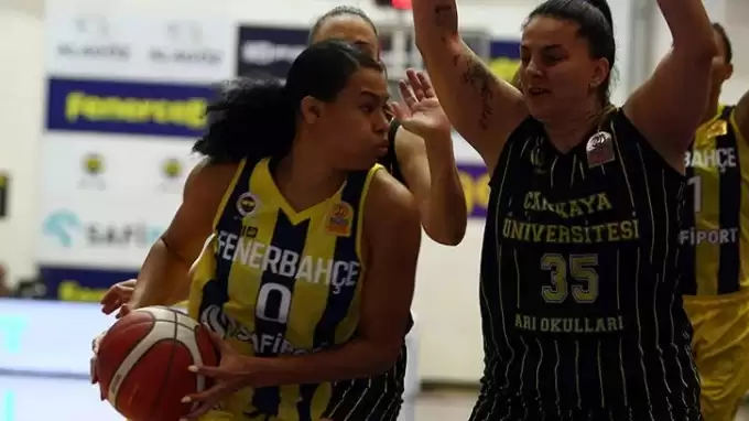 Fenerbahçe zorlanmadan yarı finalde