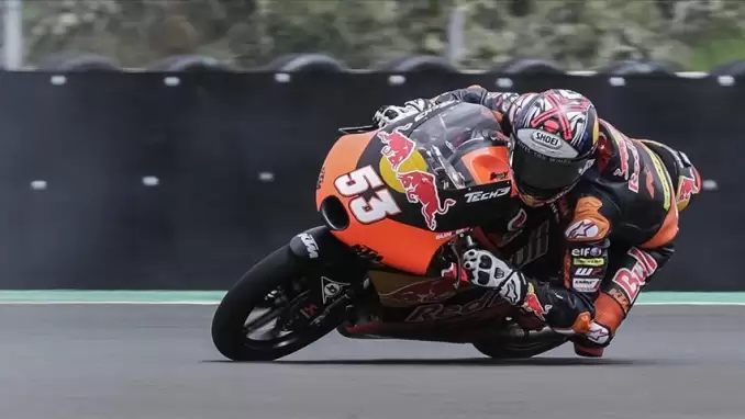 Milli motosikletçi Deniz Öncü 4. oldu