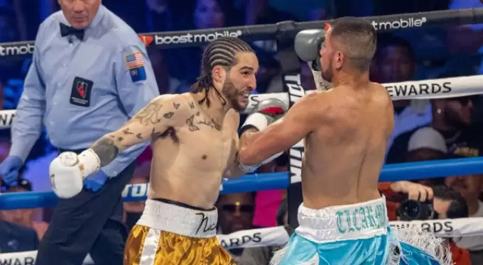 VİDEO - Torunu, boks efsanesi dedesinin izinde! Saniyeler içinde yere serdi