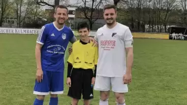 Almanya’da 13 yaşındaki Türk genci futbol hakemi oldu