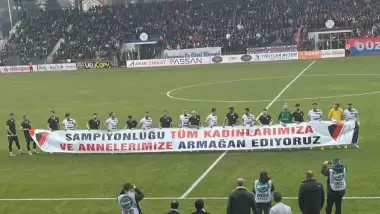 Düzcespor şampiyonluğu annelere armağan etti