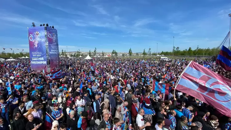 Trabzonspor şampiyonluğu Yenikapı'da kutladı