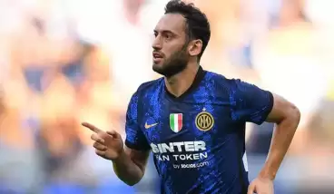 Hakan Çalhanoğlu izinsiz fotoğraf için dava açtı