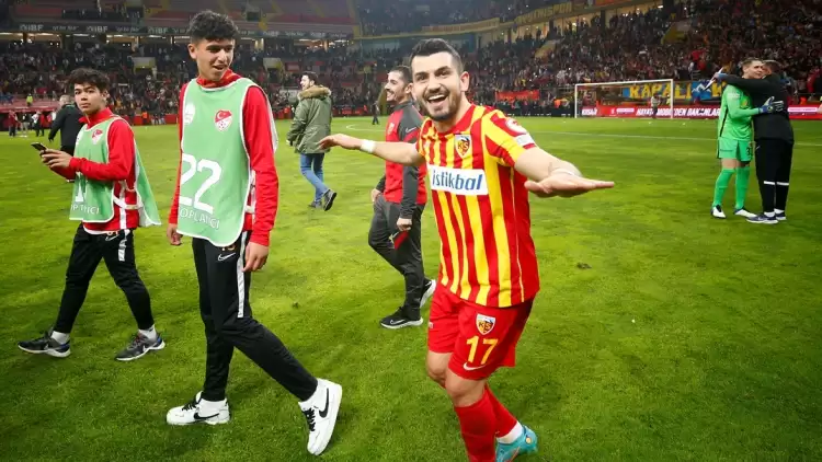 Kayserispor'dan Emrah Başsan ve Mustafa Pektemek Açıklama Yaptı