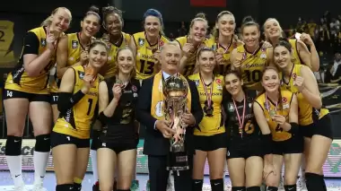 VakıfBank'lı oyunculardan iddialı sözler! "Daha bitmedi, inşallah 5. kupayı da alacağız"