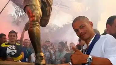 İmparator'dan Alex yorumu: "Maddiyat odaklı, heykeli yapılmamalıydı"