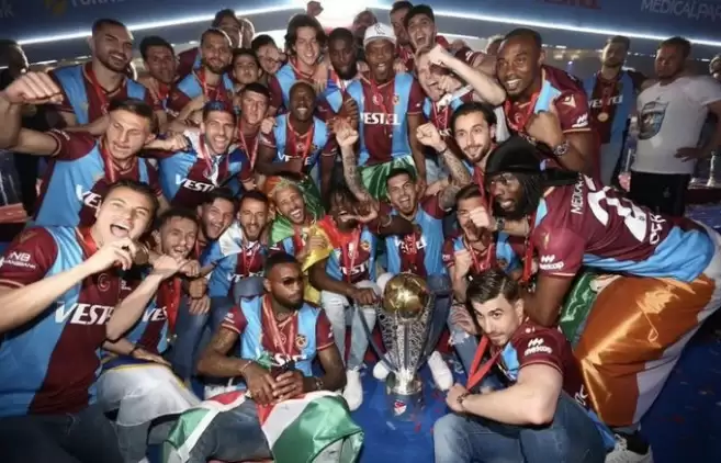 Trabzonspor'un şampiyonluk formasının fiyatı belli oldu