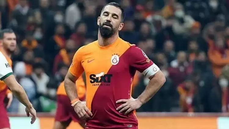 Galatasaray'da Domenec Torrent, Arda Turan'a veda şansı vermedi