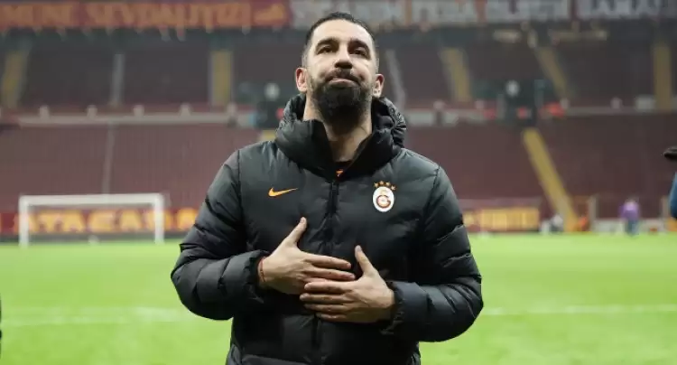 Galatasaray'da Arda Turan'dan Domenec Torrent'e Sert Sözler