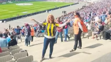 Trabzonspor maçını Fenerbahçe formasıyla izledi!