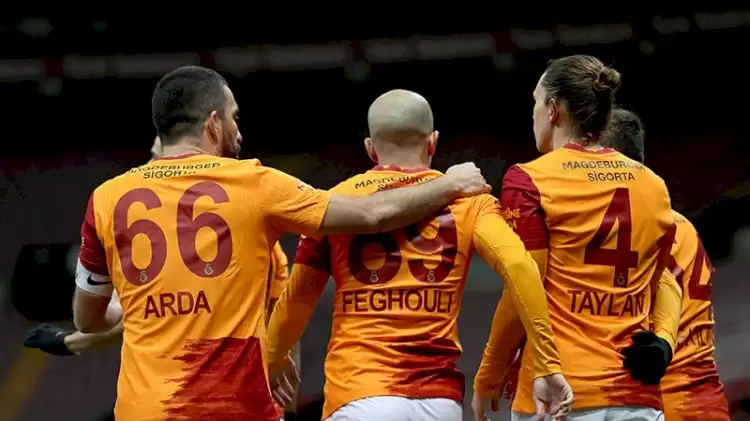 Galatasaray'da Sofiane Feghouli takımdan ayrıldığını açıkladı