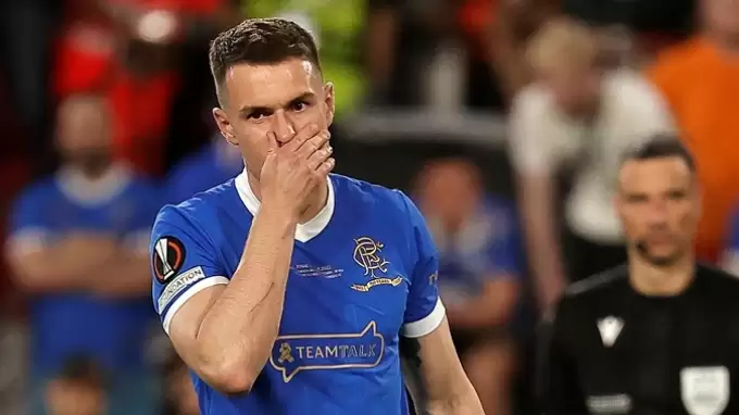 Lanetli adam şampiyonluktan etti!