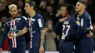 Ünlü yıldız takımdan ayrılıyor!