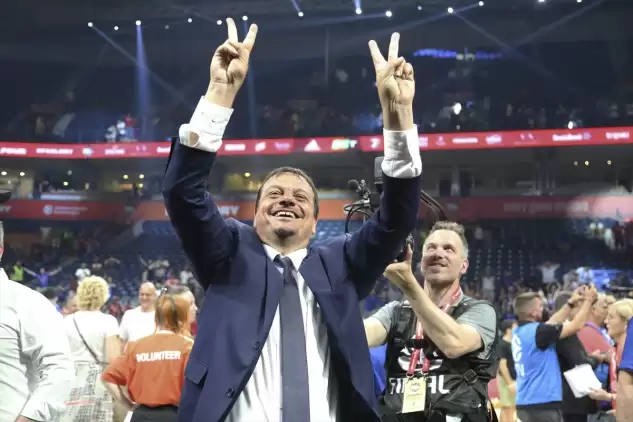 Anadolu Efes'te Ergin Ataman, Will Clyburn'u Transfer Listesine Aldıklarını Açıkladı