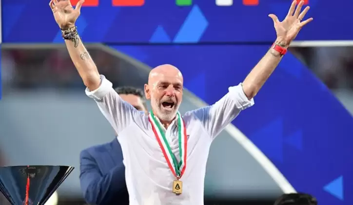 Milan'ın hocası Stefano Pioli'nin madalyası çalındı: "Boğazımdan söküp aldılar"