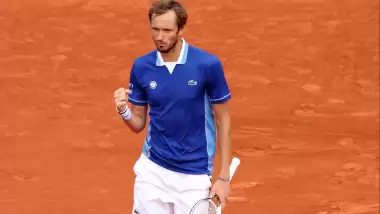 Medvedev ve Pliskova, 2. tura yükseldi