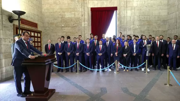 Avrupa Şampiyonu Anadolu Efes'ten Anıtkabir'e Ziyaret