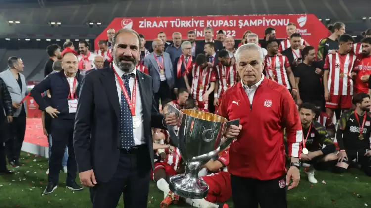 Rıza Çalımbay'dan Sivasspor'a ‘Göreve hazırım’ mesajı 