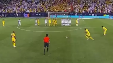 VİDEO - Talisca'dan son dakikada harika frikik! Kaleci baktı kaldı