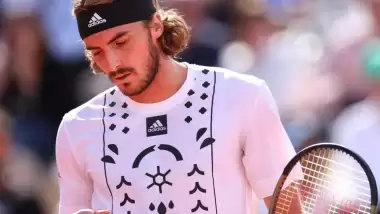 Son finalist Tsitsipas Fransa Açık'a 4. turda veda etti