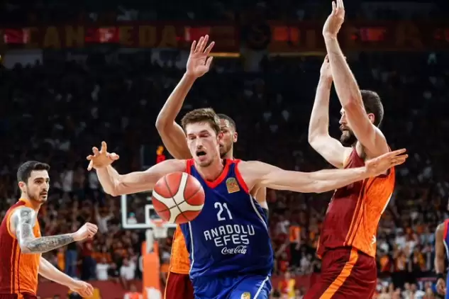 (ÖZET) Galatasaray NEF - Anadolu Efes Maç Sonucu 64-71