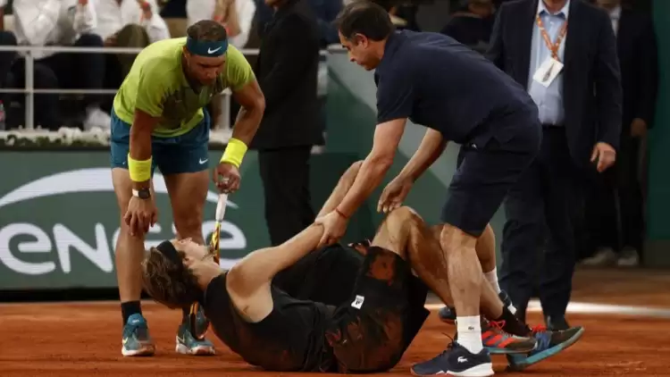 Roland Garros'da Zverev sakatlandı, Rafael Nadal finale yükseldi