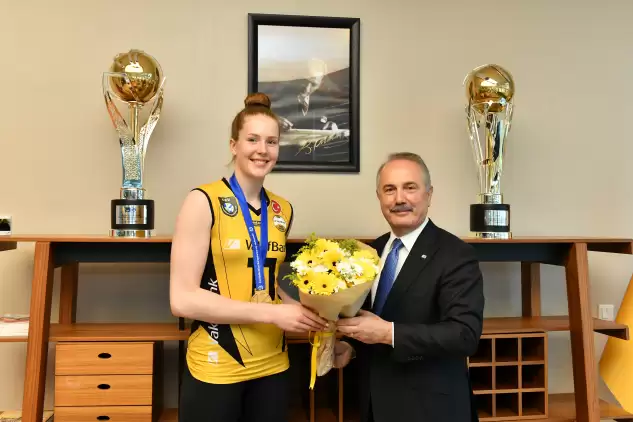 VakıfBank'ta Isabelle Haak İle Yollar Ayrıldı