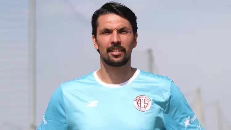 Antalyaspor, Alperen Uysal'ı Transfer Etti